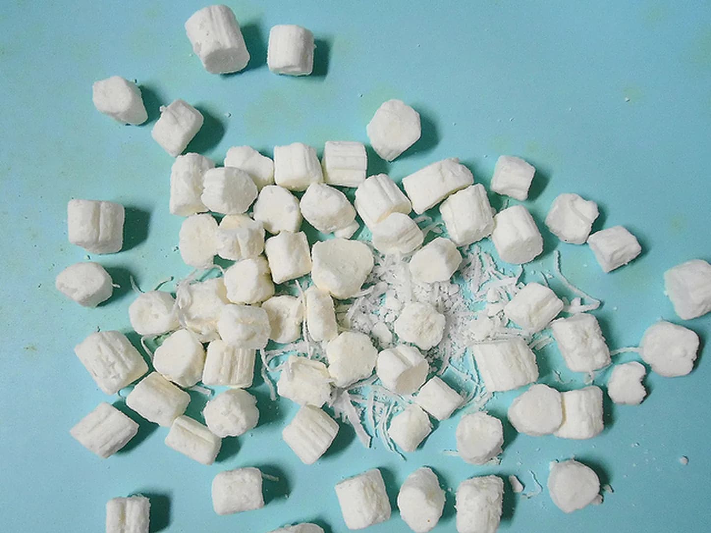 Bala de coco gelada com leite condensado: foto do prato pronto