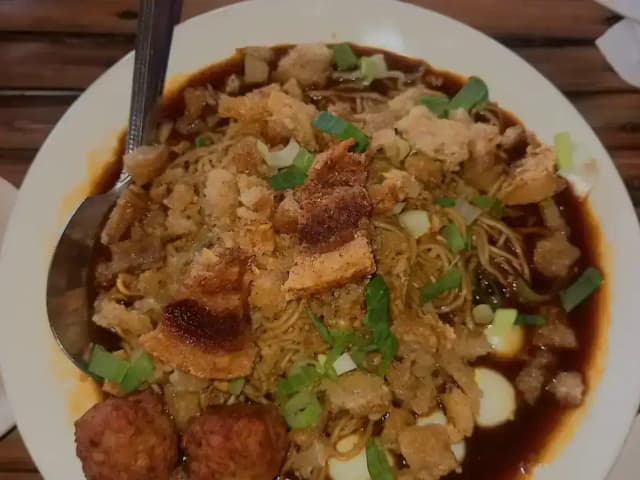 Bolinho de Carne Moída com Creme de Cebola e Queijo: prato pronto