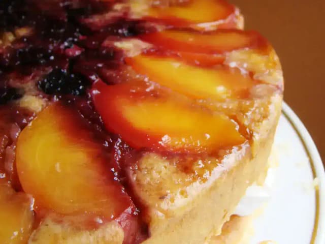 Bolo de Pêssego e Framboesa Fit sem Gordura: prato pronto