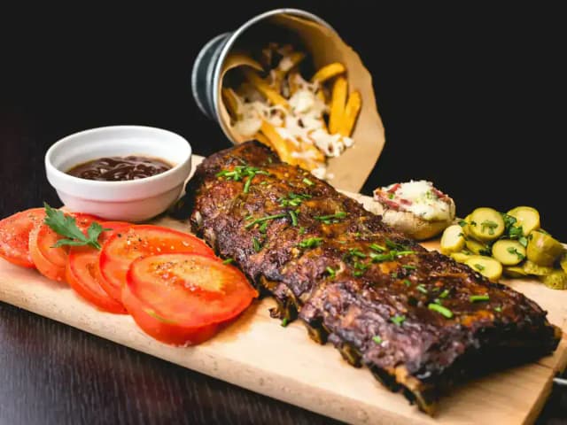 Como Temperar Carne de Porco para Churrasqueira: Marinada Caseira: prato pronto