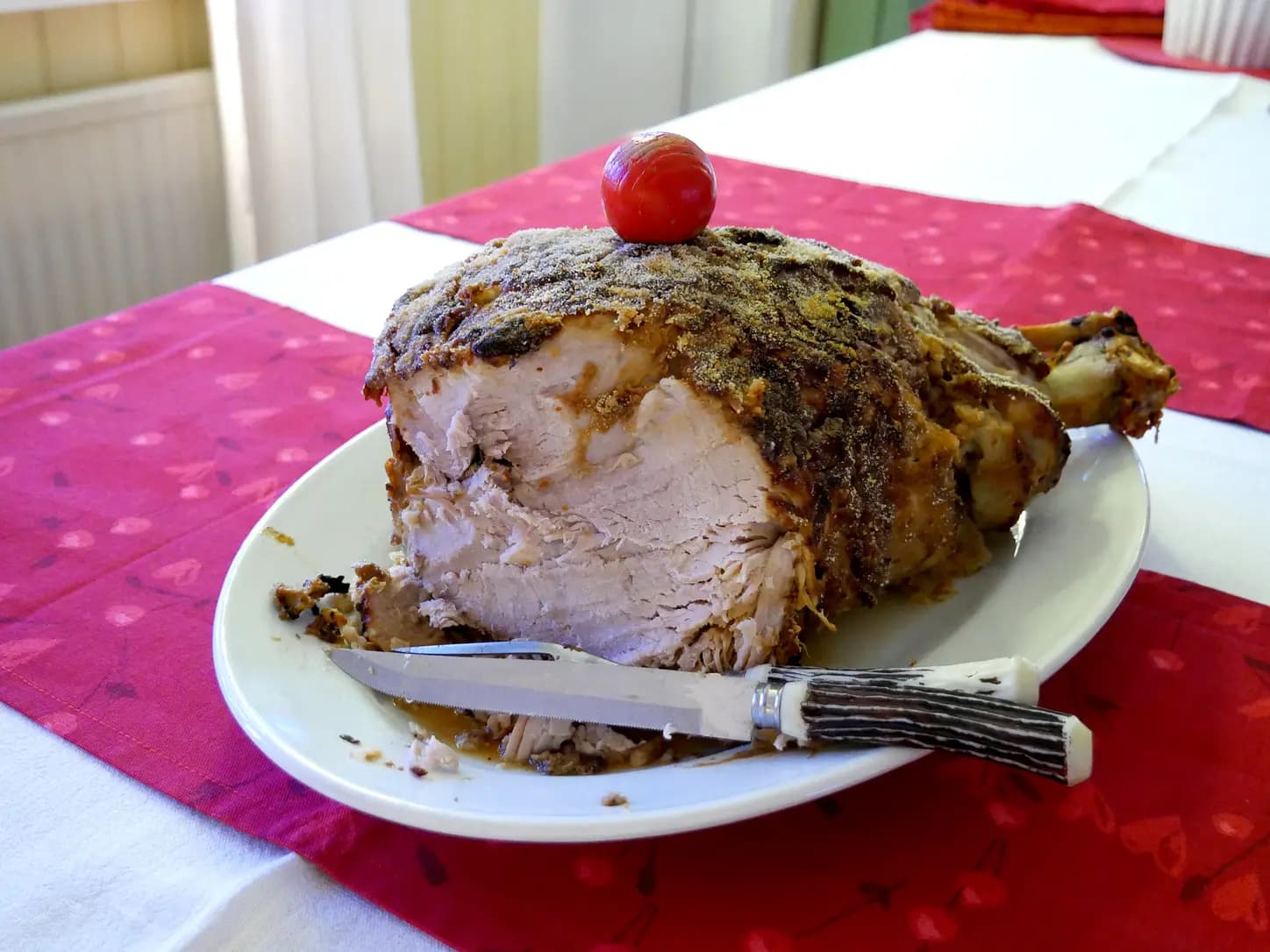 Como Temperar Tender de Natal Assado: foto do prato pronto