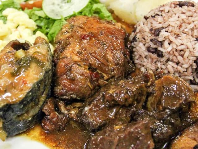 Feijão Caseiro Cremoso com Caldo Grosso: prato pronto