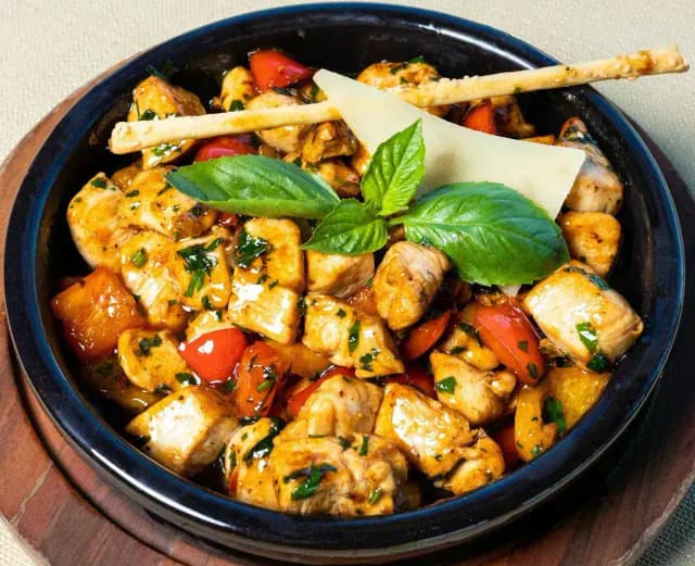Fricassê de Frango Cremoso de 20 Minutos: prato pronto