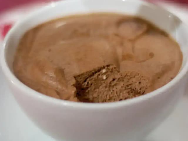 Ganache de Chocolate Aerada: prato pronto