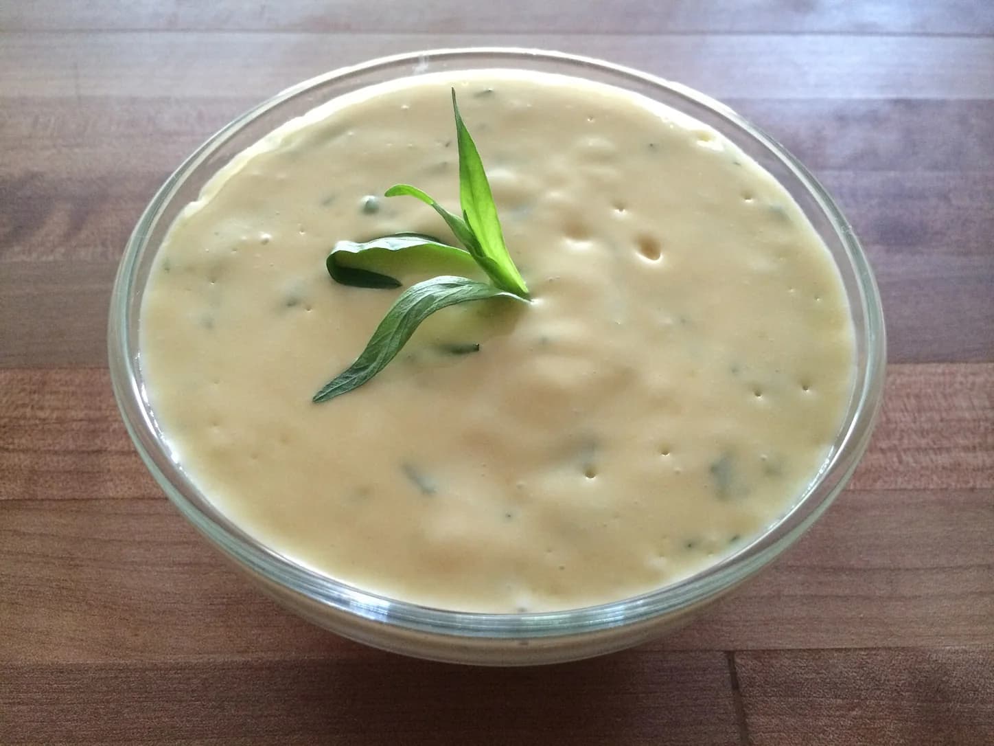 Molho béarnaise de estragão: foto do prato pronto
