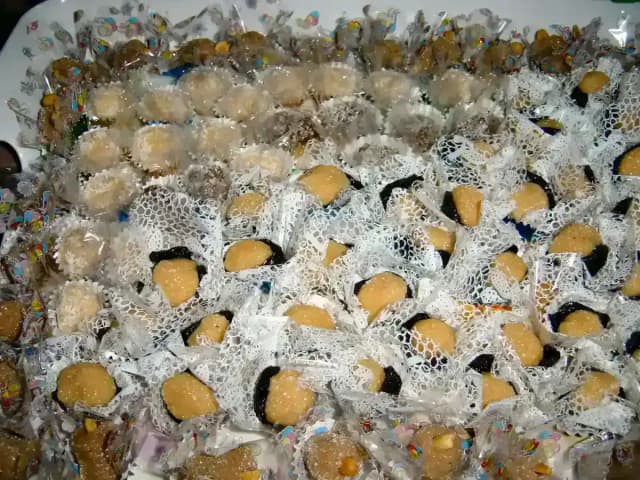 Olho de Sogra Tradicional: Receita com Ameixa Macia e Beijinho: prato pronto