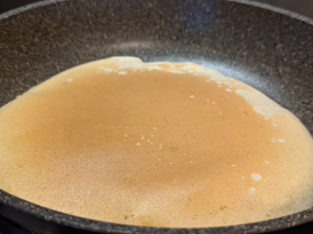Panqueca de Fubá com Couve Crocante: prato pronto