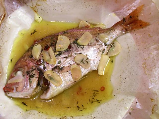 Papillote de Abadejo com Legumes no Forno: prato pronto
