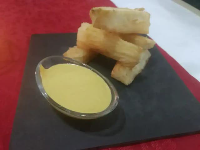 Mandioca na Airfryer: Precisa Cozinhar Antes?: prato pronto