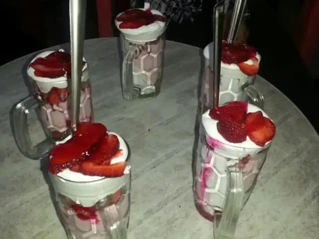 Milk-Shake de Morango Cremoso: prato pronto