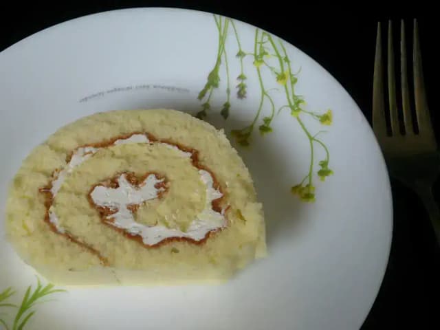 Rocambole de Doce de Leite com Pão de Ló: prato pronto