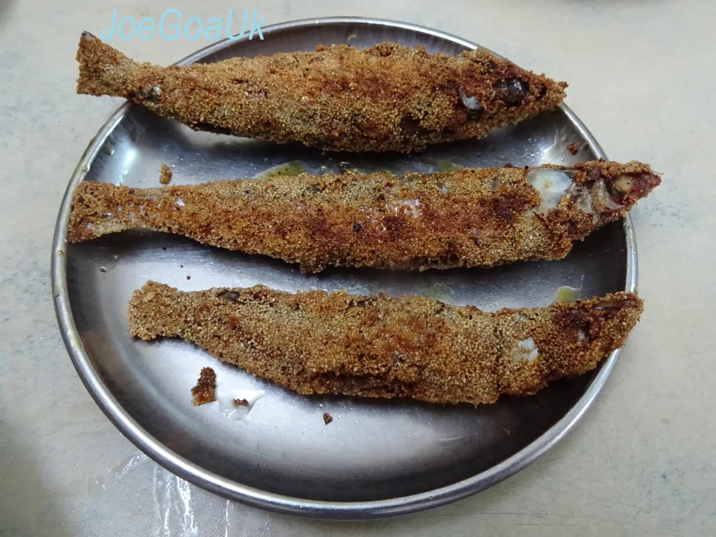 Sardinha Frita de Boteco Crocante com Fubá e Limão: foto do prato pronto
