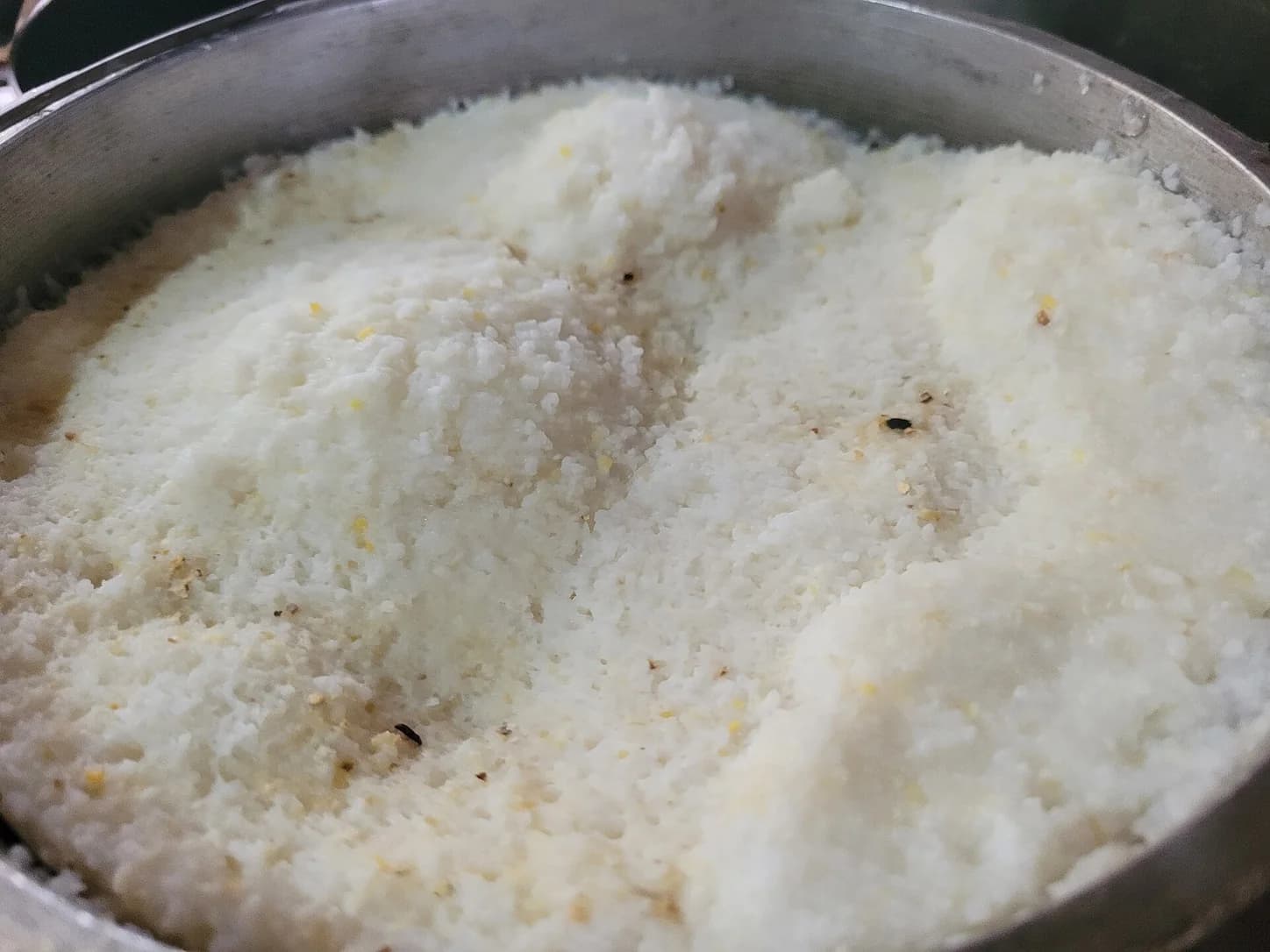 Bolo de milho com goiabada em cubos: foto do prato pronto