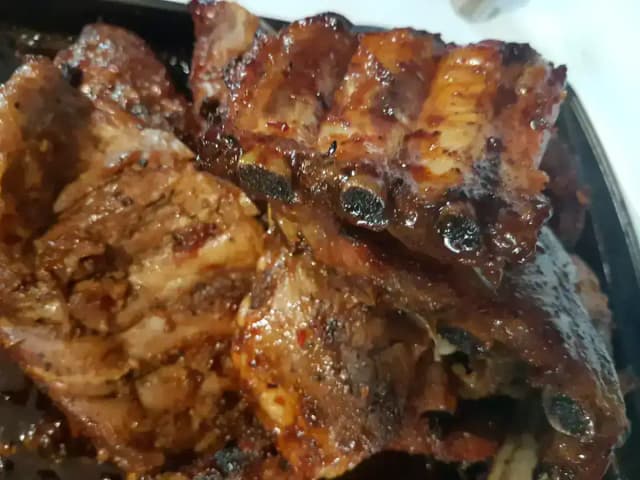 Costela do Outback É de Porco ou Boi? Segredo do Corte e Como Fazer: prato pronto