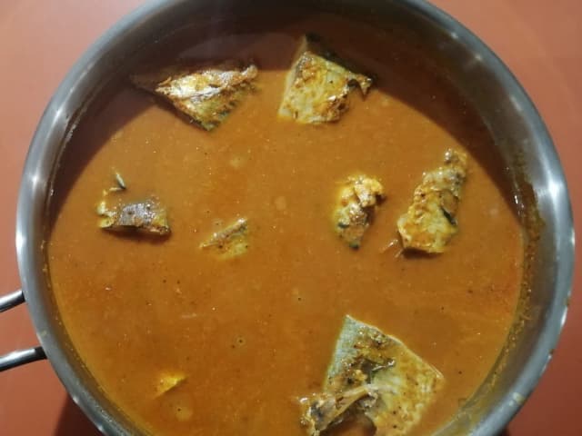 Peixe Cozido com Leite de Coco e Pimentões Fácil e Saboroso: prato pronto
