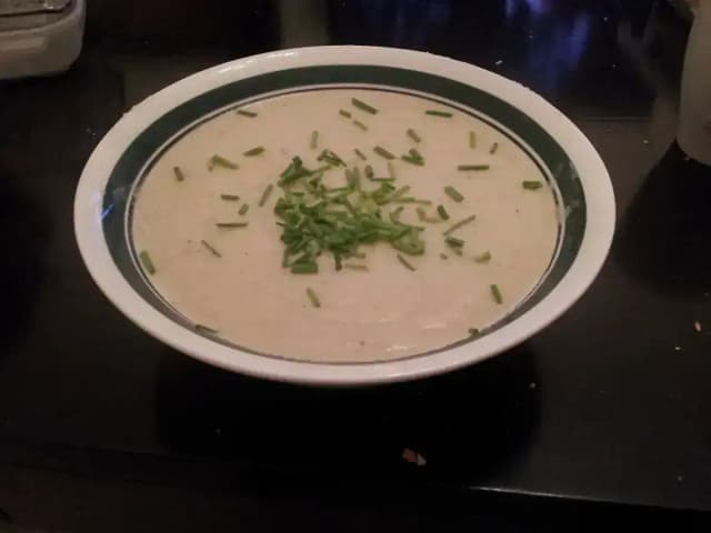 Sopa de Couve-Flor Cremosa: 800 g e 4 Porções em 35 Min: prato pronto