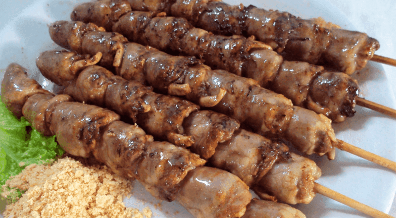 Espetinhos de coração de frango com bacon