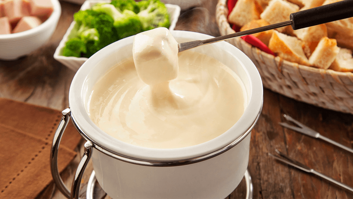 Panela de Fondue com Queijo Derretido